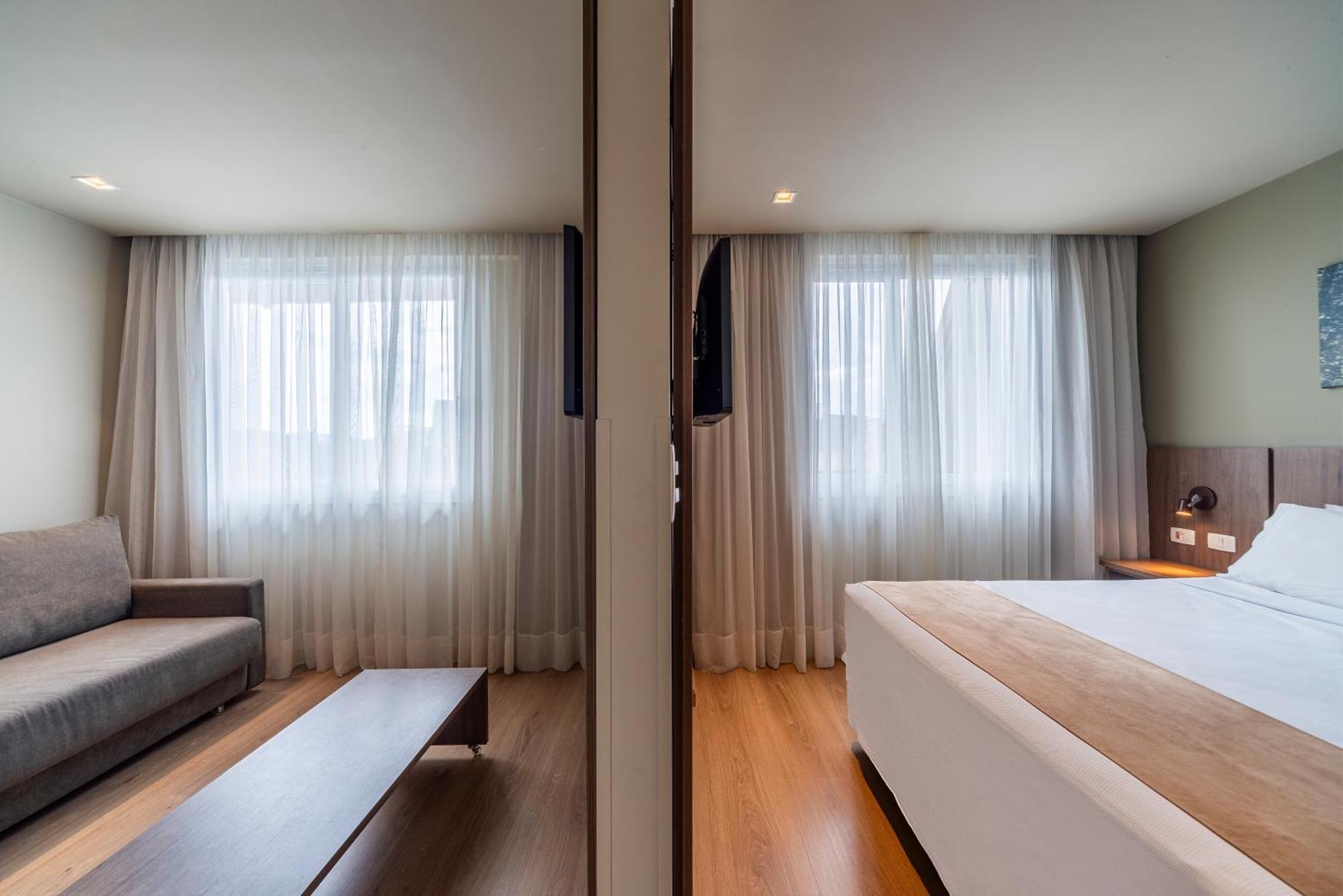 Hotel Laghetto Vivace กาเนรา ภายนอก รูปภาพ